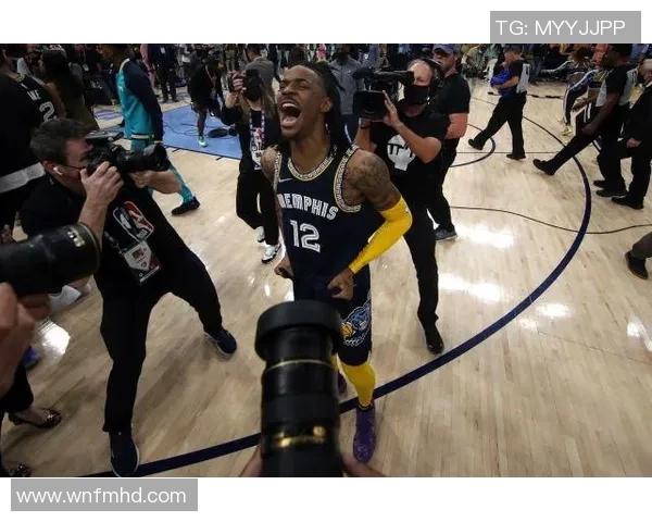 尼克斯与胡人激战正酣NBA赛场精彩对决引发球迷热议